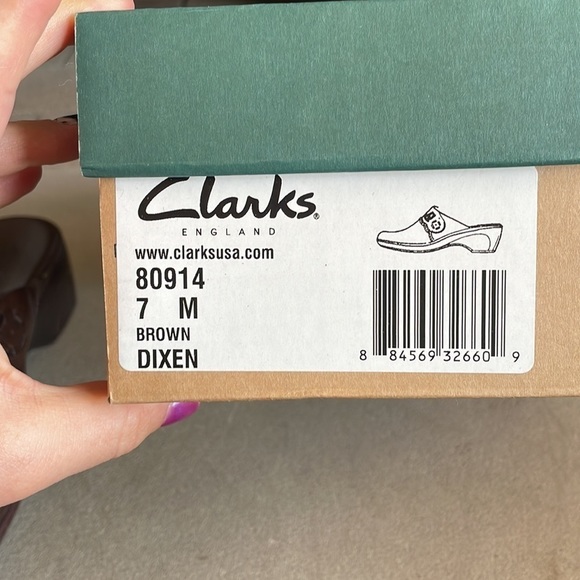 Clarks Embossed Brown Leather Clogs - Picture 8 of 8